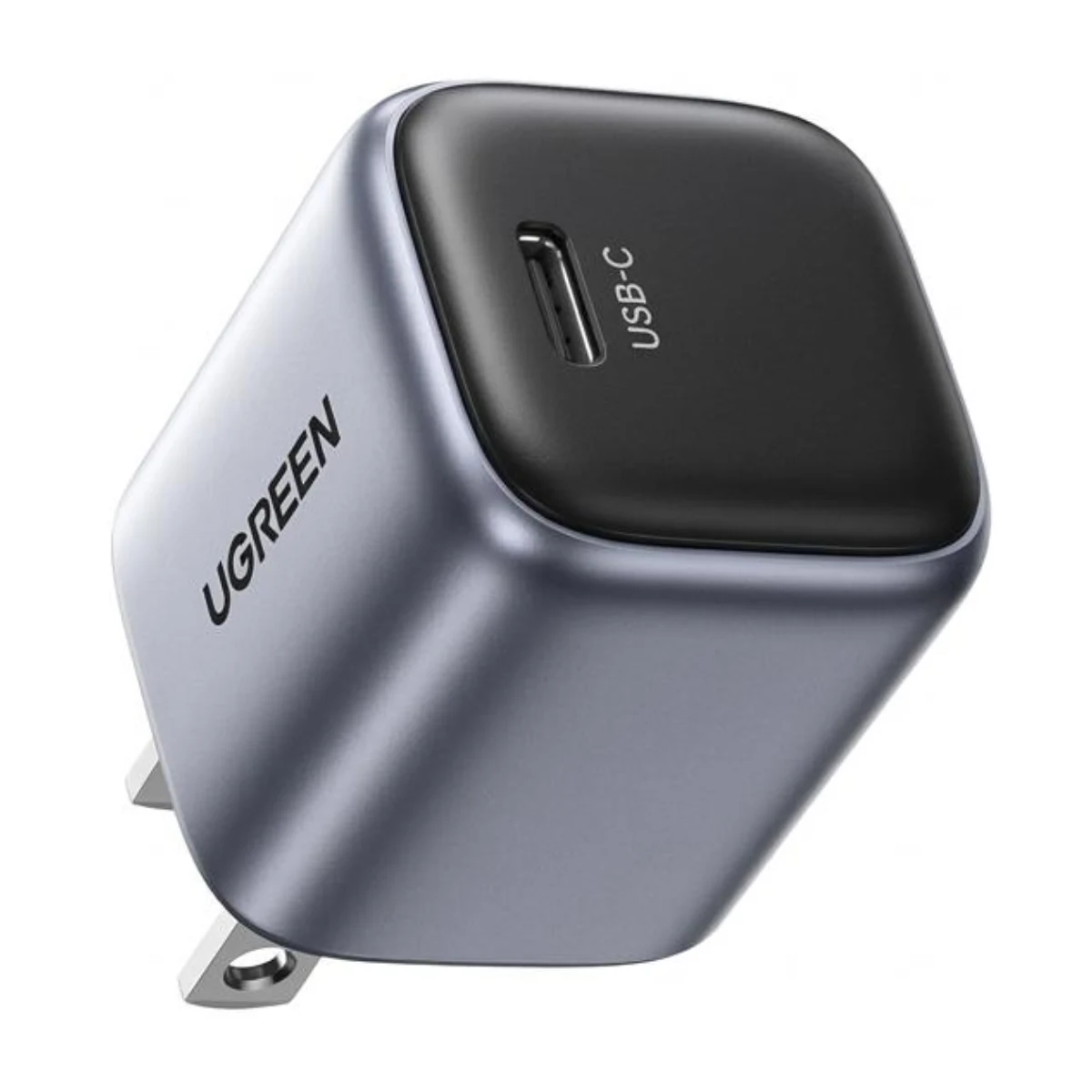 Cargador de pared UGREEN GaN 20W negro y compacto con puerto USB-C y luz LED, sobre fondo blanco
